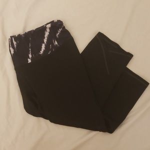 Black capri leggings